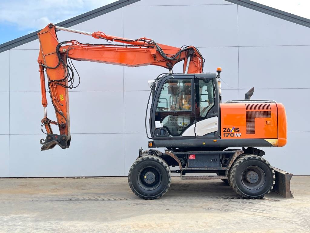 Hitachi ZX170W-5B - Blade / Triple Boom / Auto Greasing