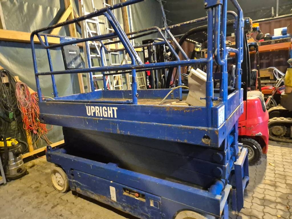 UpRight 2 persons lift