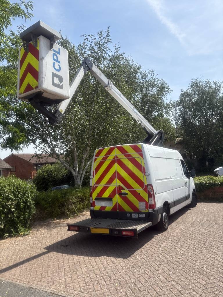Renault Master 2.3 DCI with KLUBB KL32 12.5m Boom