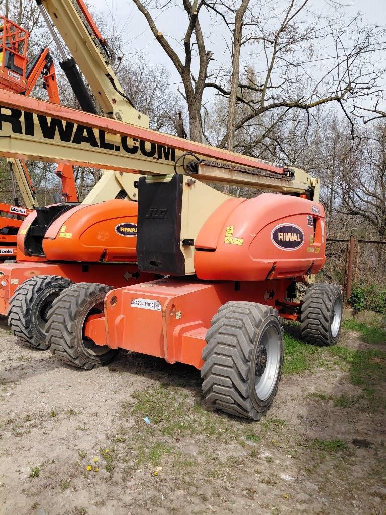 JLG 800 AJ