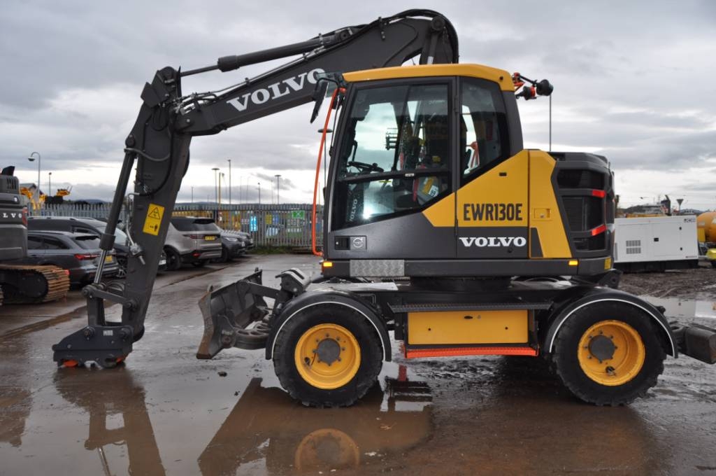 Pelle sur pneus Volvo EWR 130 E — occasion 2022, 1 710 h