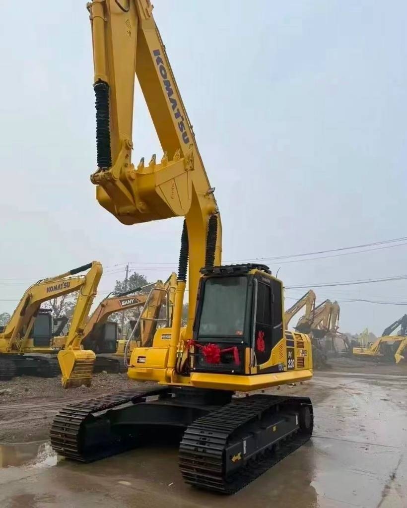 Pelle sur chenilles Komatsu PC 220-8 — occasion 2025, 318 h
