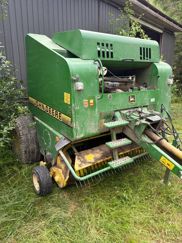 John Deere 575