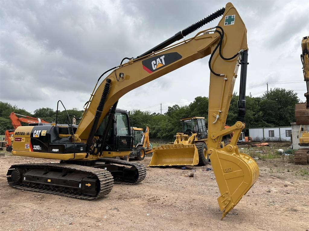 CAT 320D