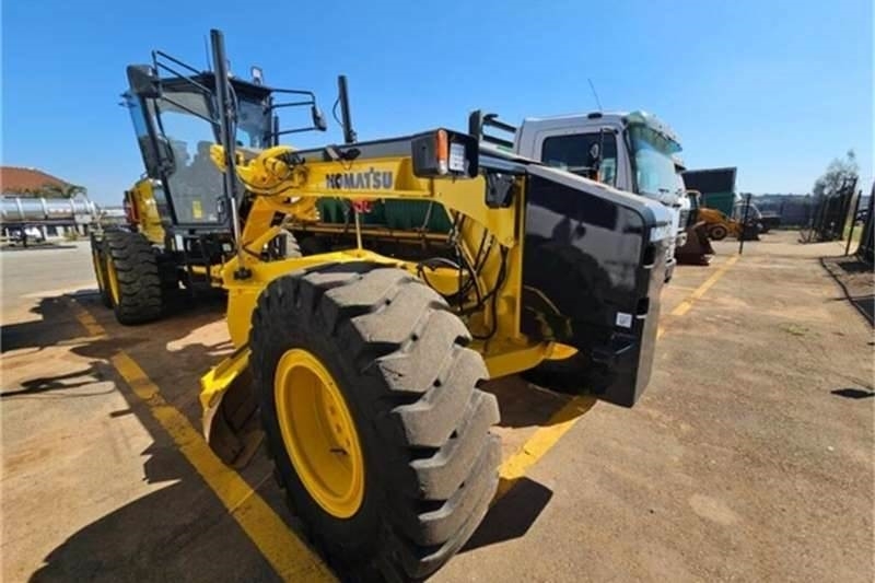 Komatsu GD675 5 GRADER