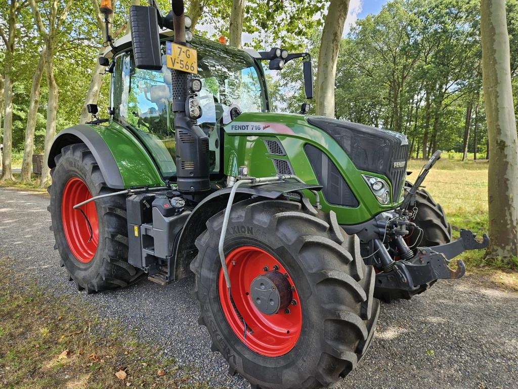Fendt 716 S4 Profi Plus mit Reifendruckkontrollsystem (7