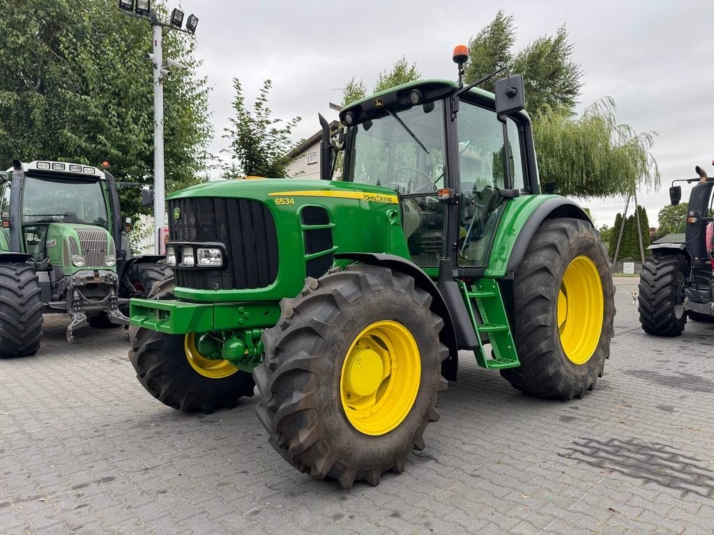 John Deere 6534