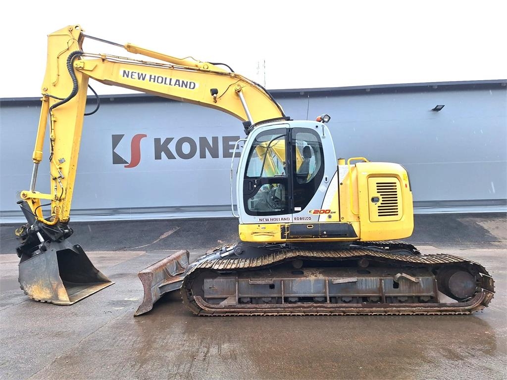 New Holland KOBELCO E200SRLC