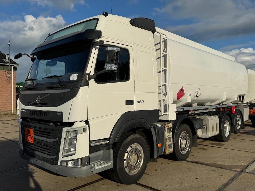 Camion citerne Volvo FM460 8X2 EURO 6 + 24.000 LITERS TANK + 5 COMPARTI — occasion 2015
