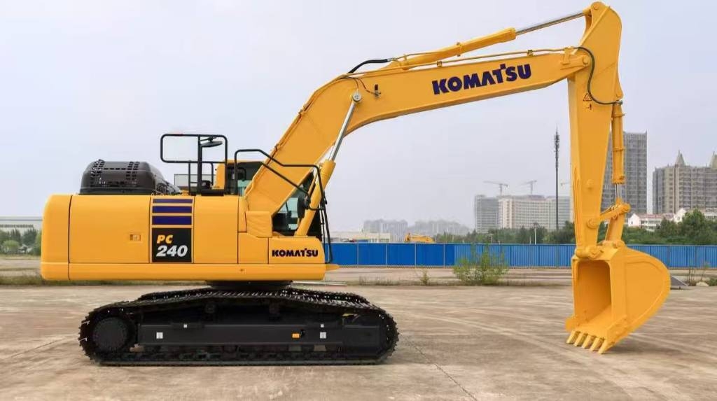Pelle sur chenilles Komatsu PC 240 LC-11 — occasion 2020, 1 200 h