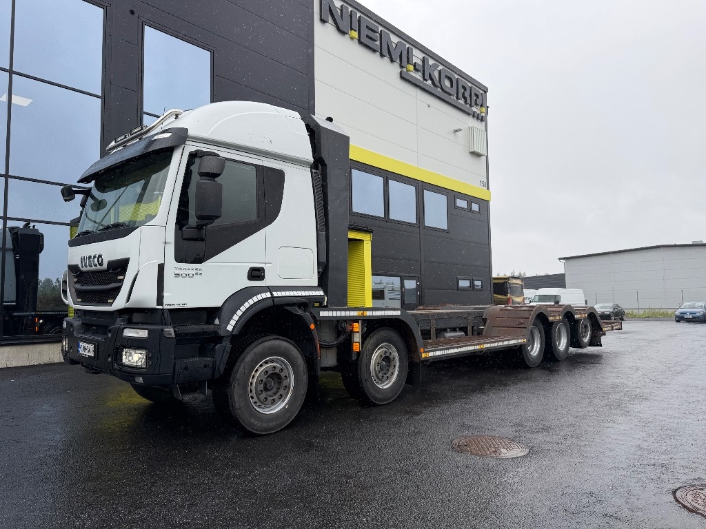 Iveco Trakker AT410T500 10X4 metsäkoneritilä