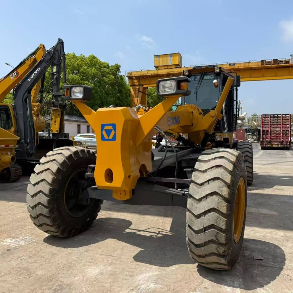 Niveleuse XCMG GR1803 — occasion 2025, 200 h
