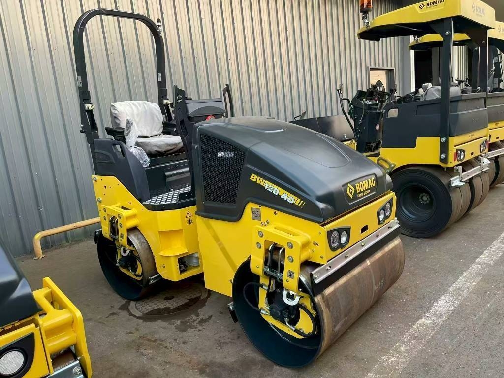 Rouleau tandem Bomag BW 120 AD-5 — occasion 2025
