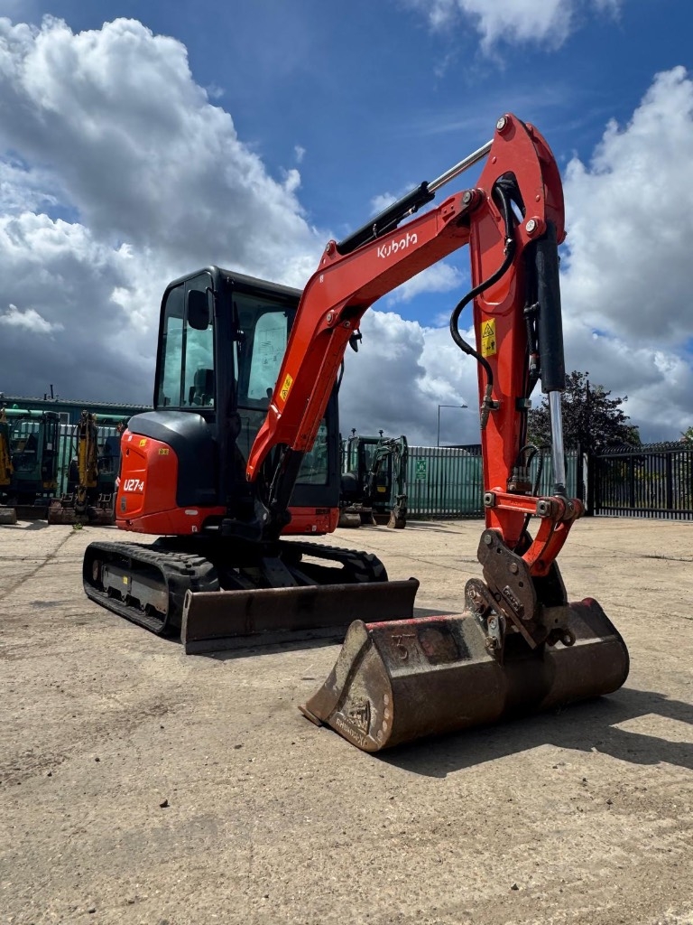 Kubota U 27-4