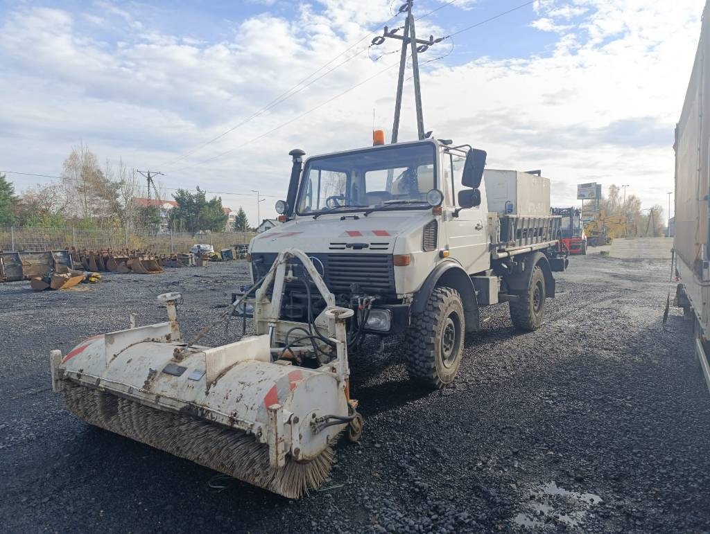 Mercedes-Benz Unimog 427/11