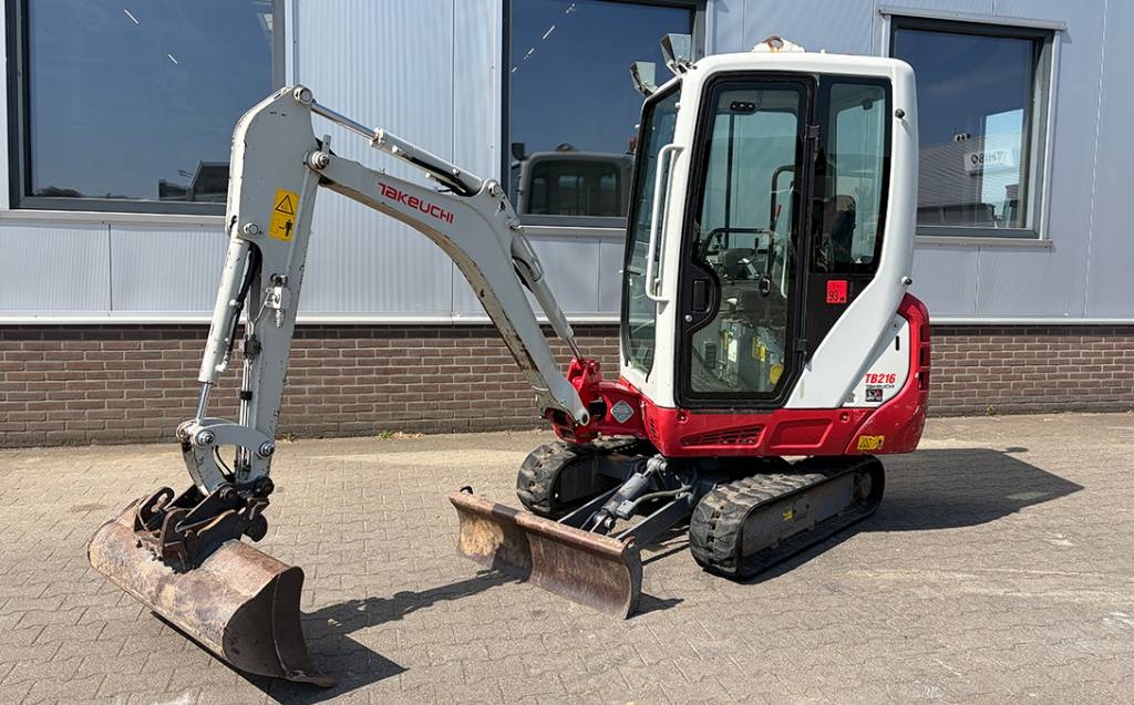 Takeuchi TB 216