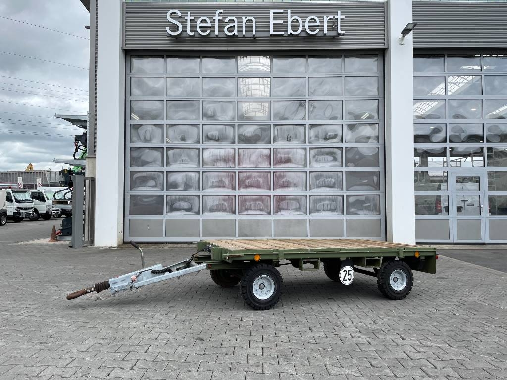 Pefra Anhänger 3100 / Länge: 2,55 m / 2.810 kg / 2018