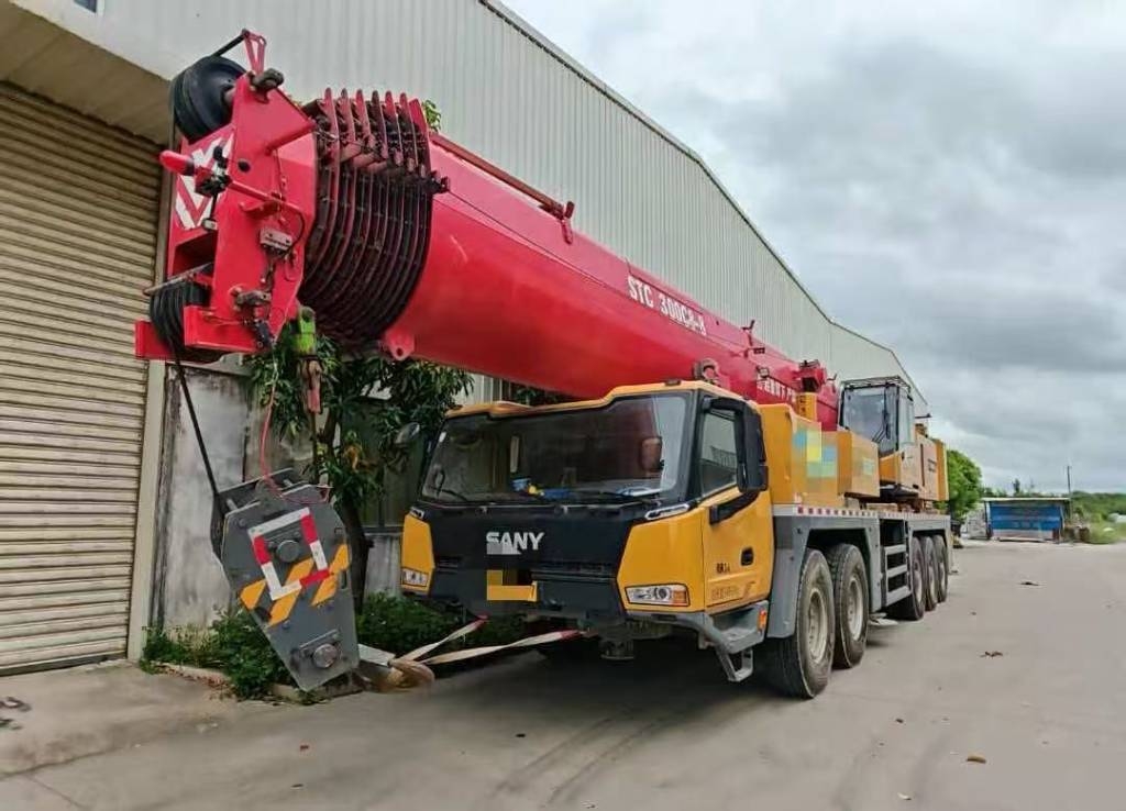 Grue tout-terrain Sany STC1300C8-8 — occasion 2025, 1 600 h