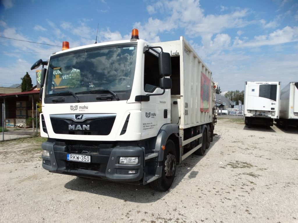 MAN 26.320 6x2-4 BL