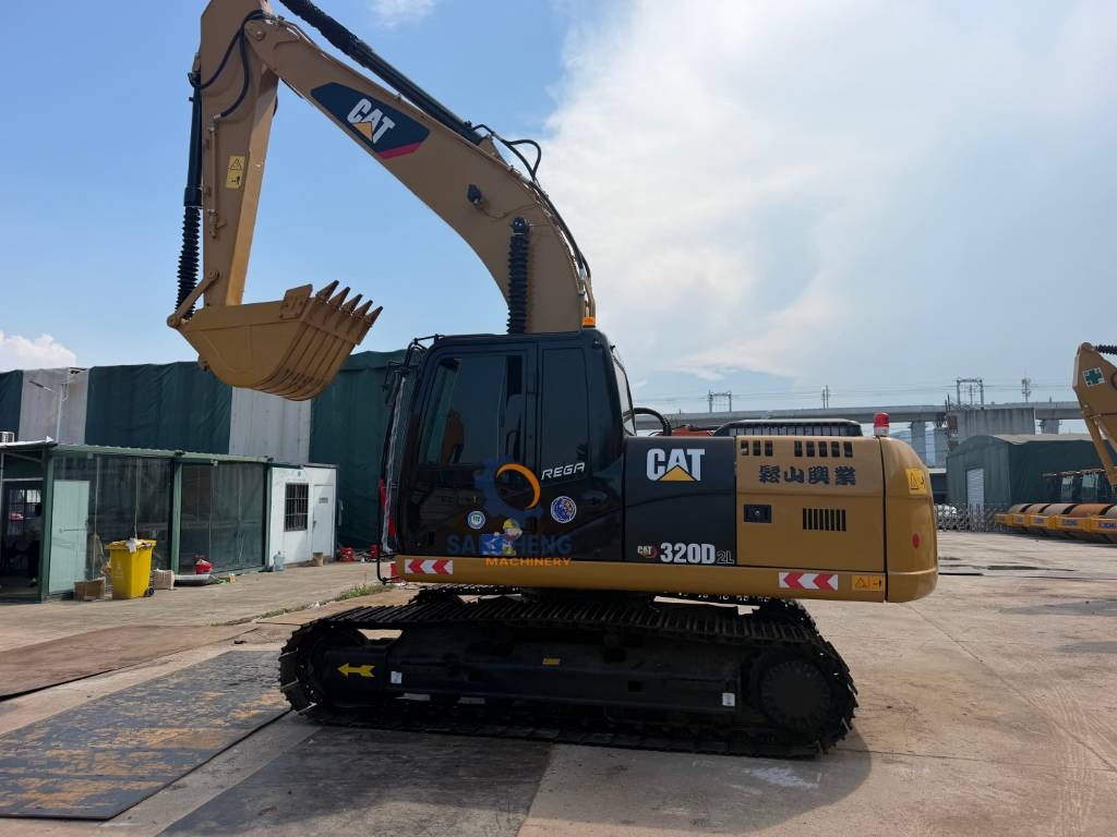 CAT 320DL
