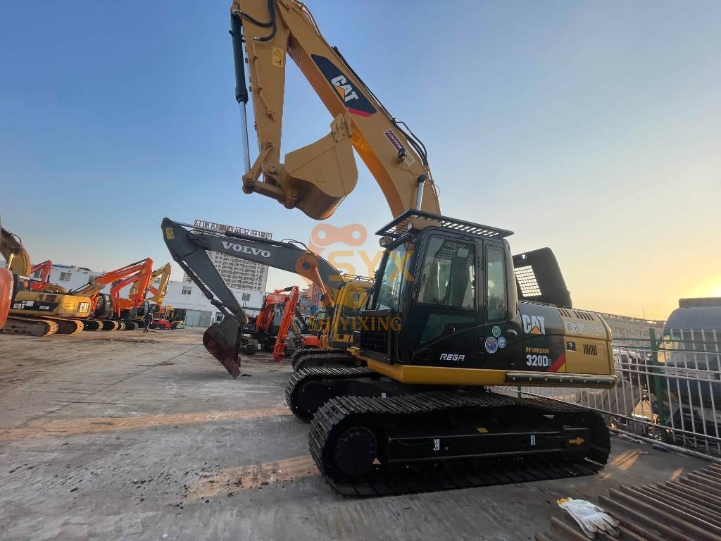 CAT 320 D