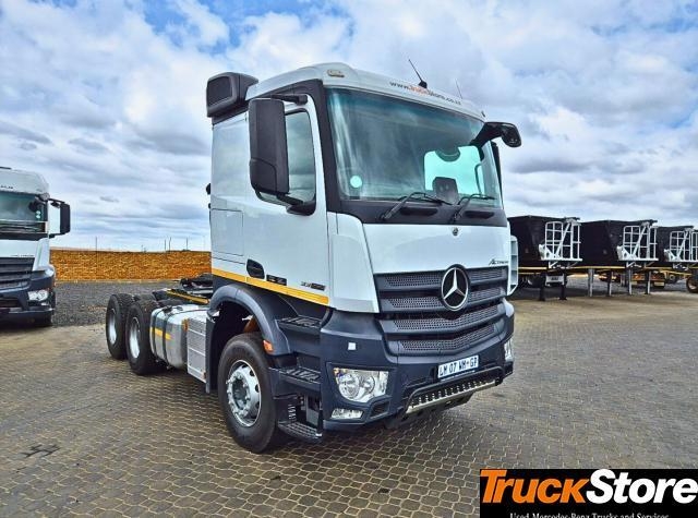 Fuso Canter ACTROS 3352S/33