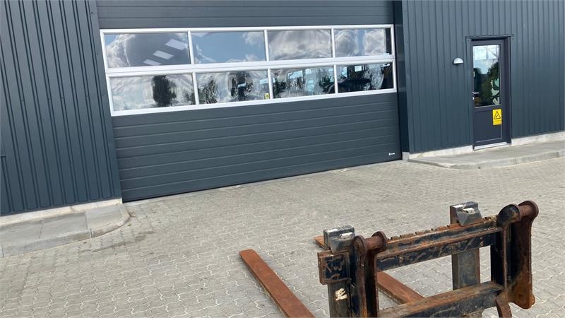 Chargeuse sur pneus Terex Schaeff TL 100 Terex Pallegaffler Lange 200cm — occasion, 2 000 h