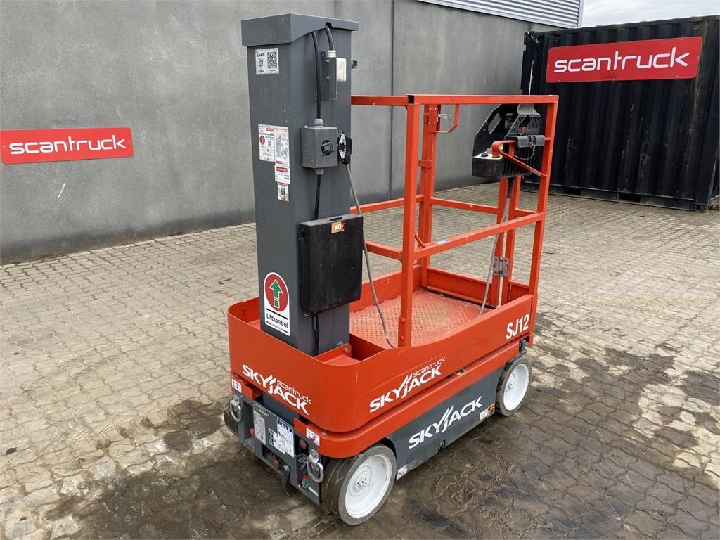 SkyJack SJ12