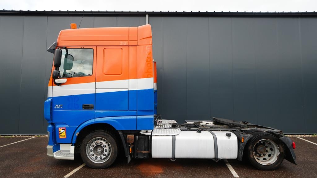 DAF XF 440 mega tractor unit