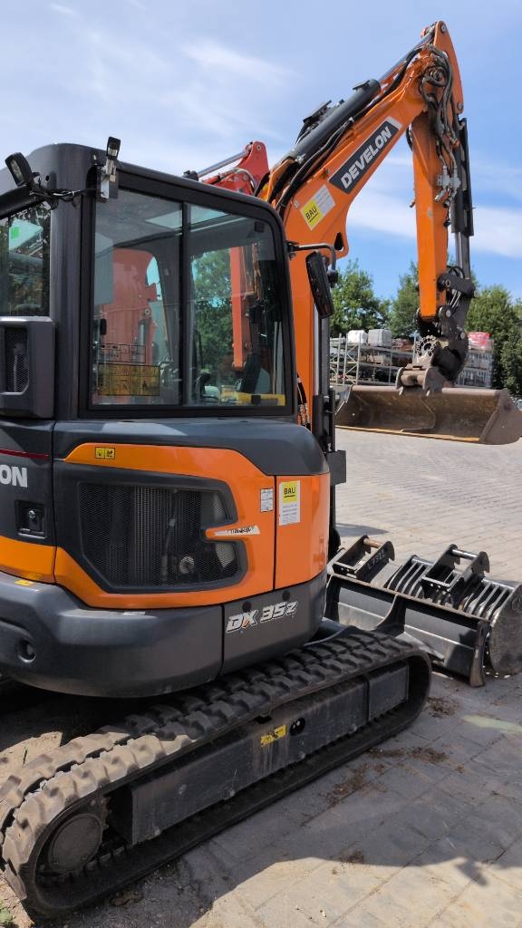 Pelle sur chenilles Develon Kurzheckbagger DX 35 Z-7 — occasion 2023, 700 h