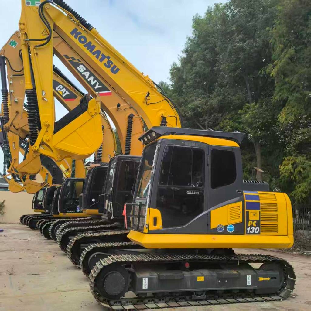 Komatsu PC130