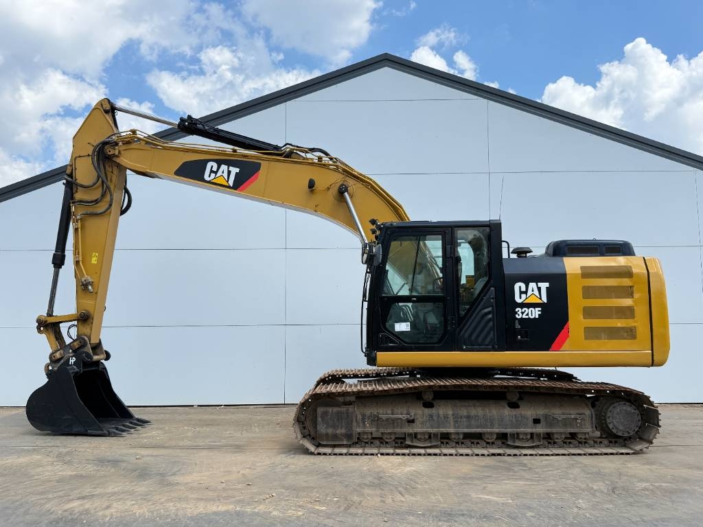 CAT 320FL - Hammer Lines / Automatic Greasing