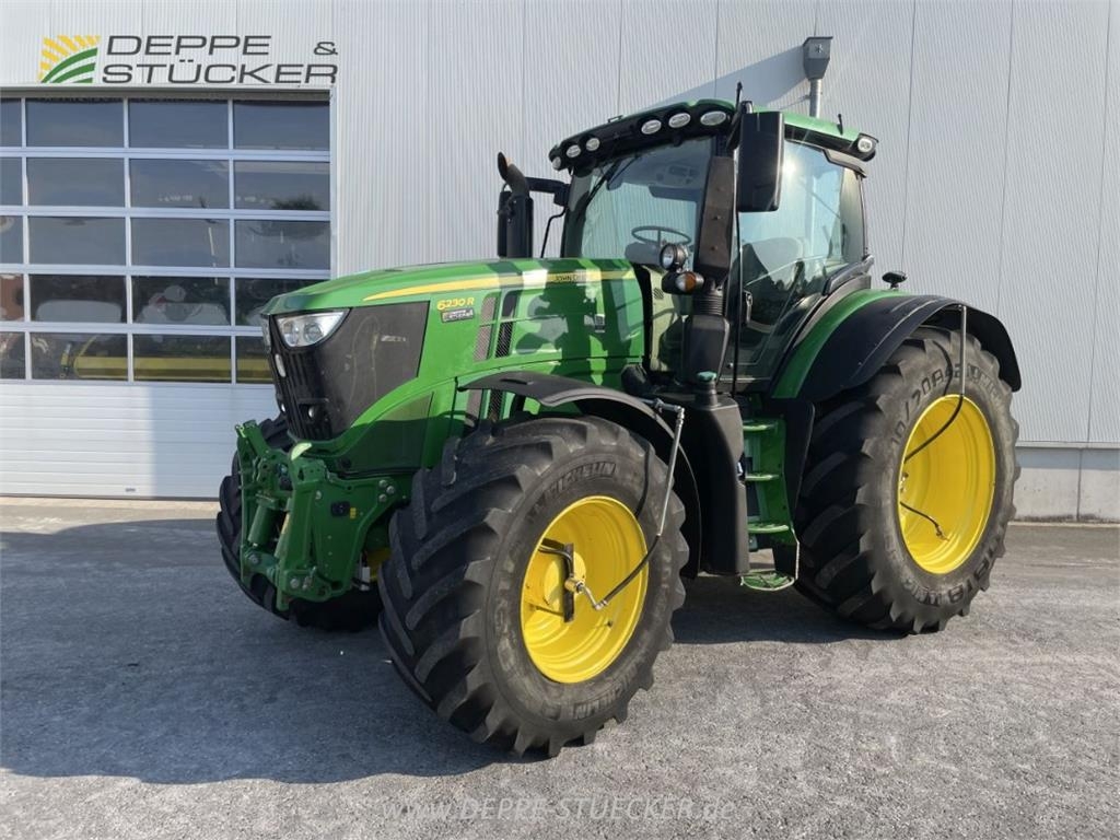 John Deere 6230R