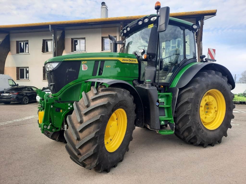 John Deere 6R230