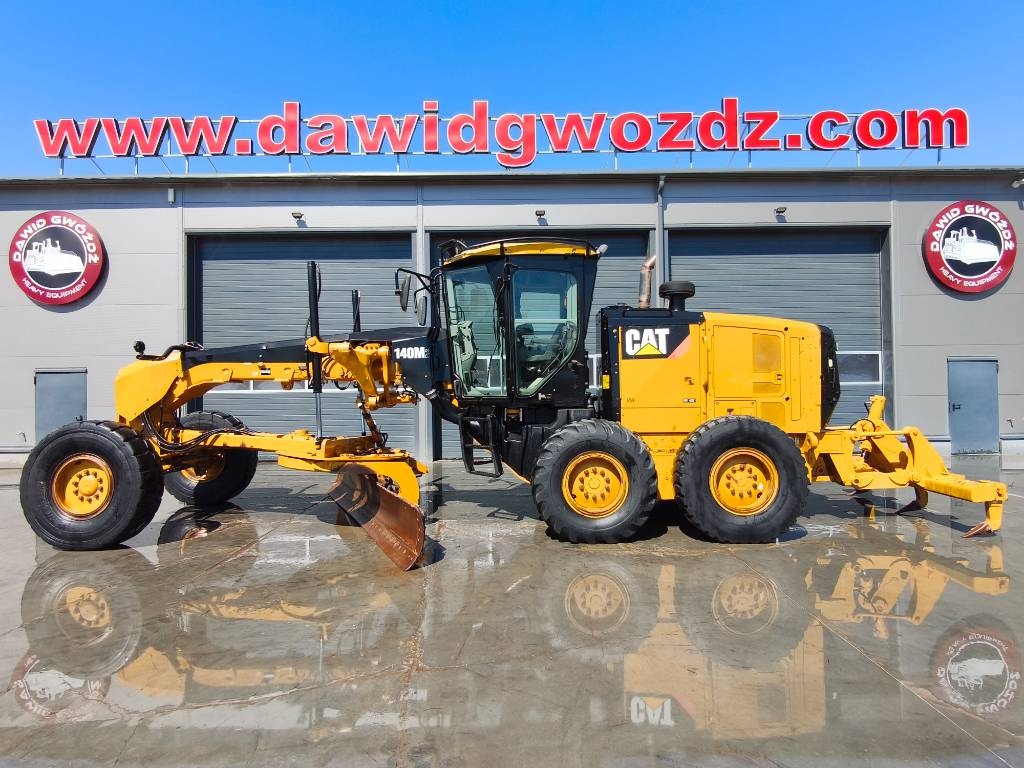 CAT 140 M 2