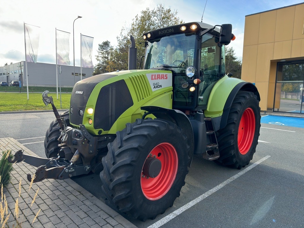 Axion 840