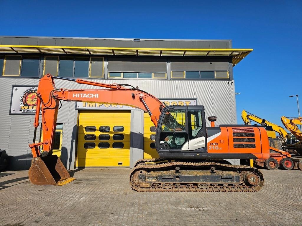 Pelle sur chenilles Hitachi ZX220LC Mitsubishi 6 cylinder — occasion 2022, 3 963 h