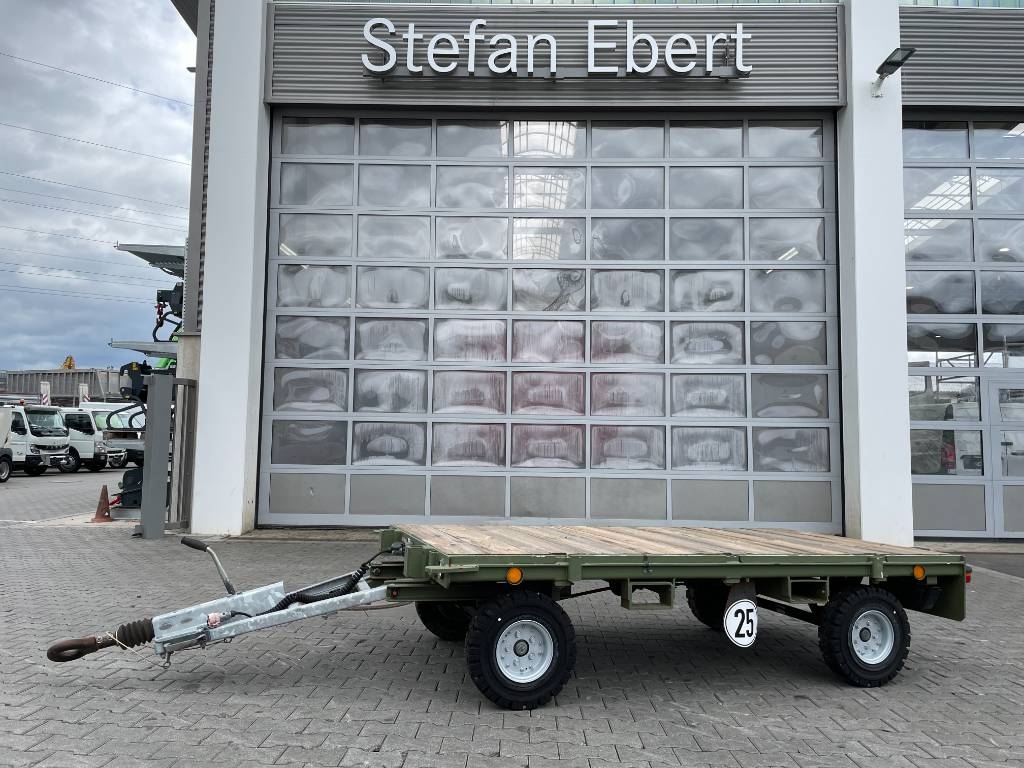 Pefra Anhänger 3100 / Länge: 2,55 m / 2.810 kg / 2018