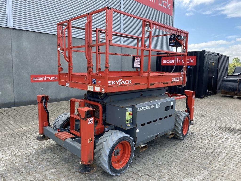 SkyJack SJ6832 RTE