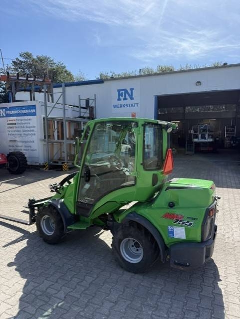 Chargeuse compacte Avant Kompaktlader 755 i — occasion 2025, 163 h