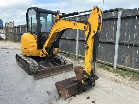 JCB 8025