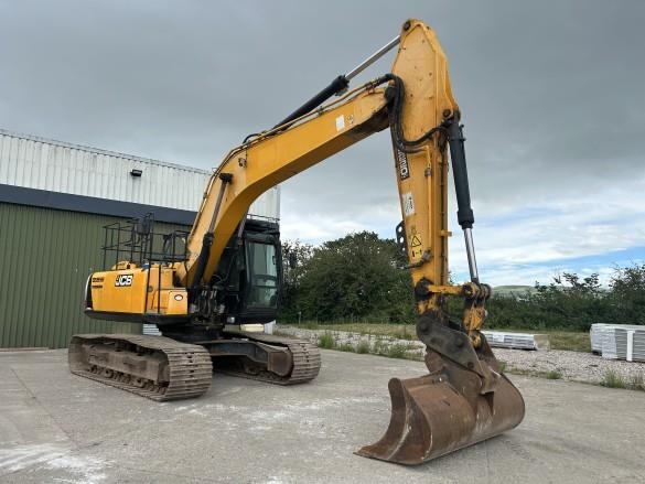 JCB JS220