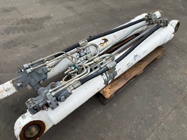 Liebherr R 944 C DEMOLITION HYDRAULIC CYLINDER COMPLET