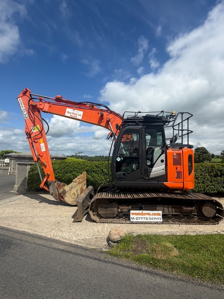 Hitachi ZX 135 US-6