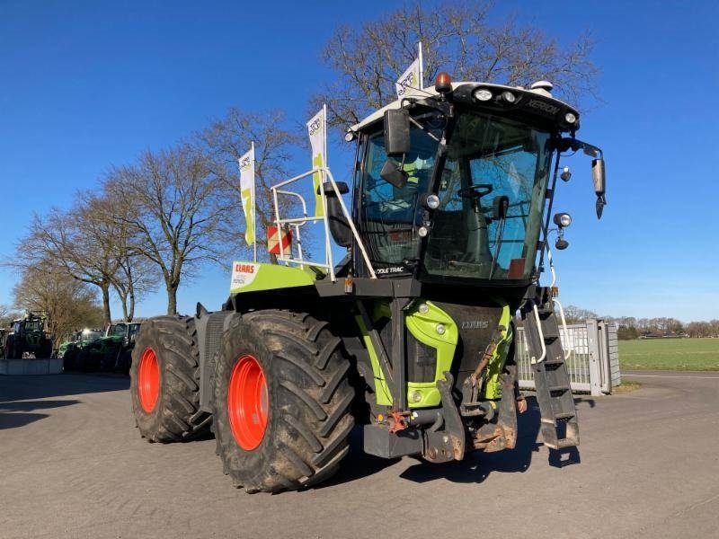 XERION 4000 SADDLE TRAC