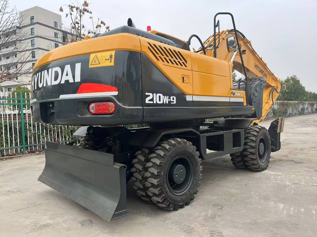 Hyundai 210w-9