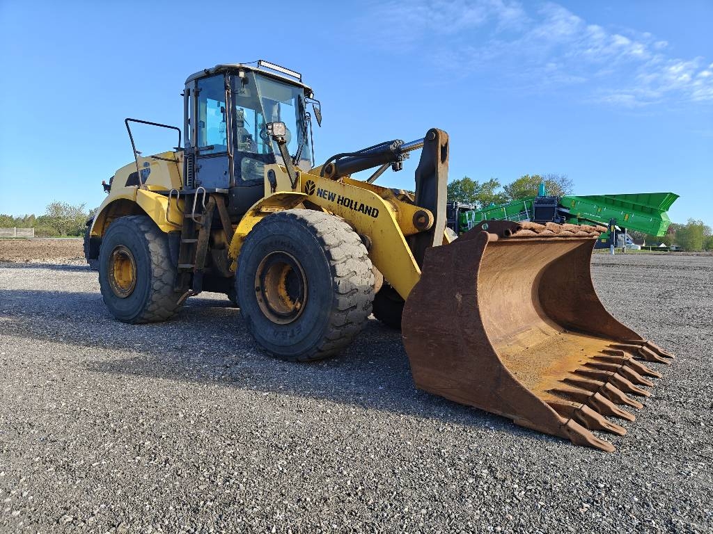 New Holland W 270 B