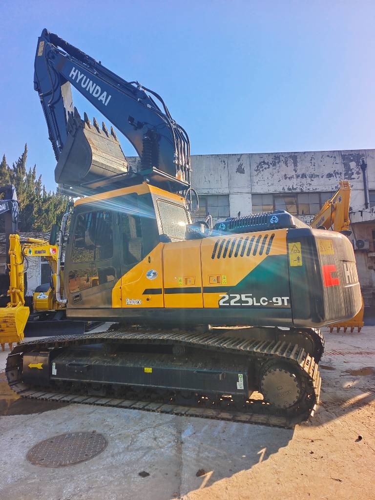 Hyundai 225LC-9T Source factory