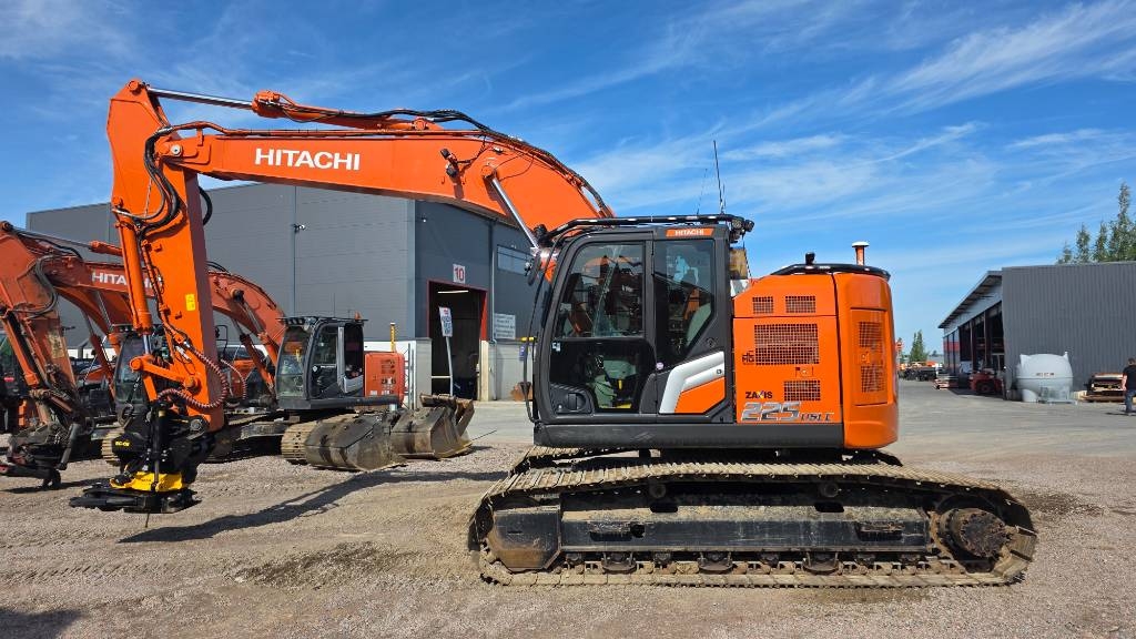 Pelle sur chenilles Hitachi ZX225USLC-7 — occasion 2022, 4 015 h
