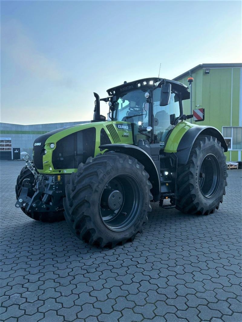 Axion 960 CMATIC Night Edition